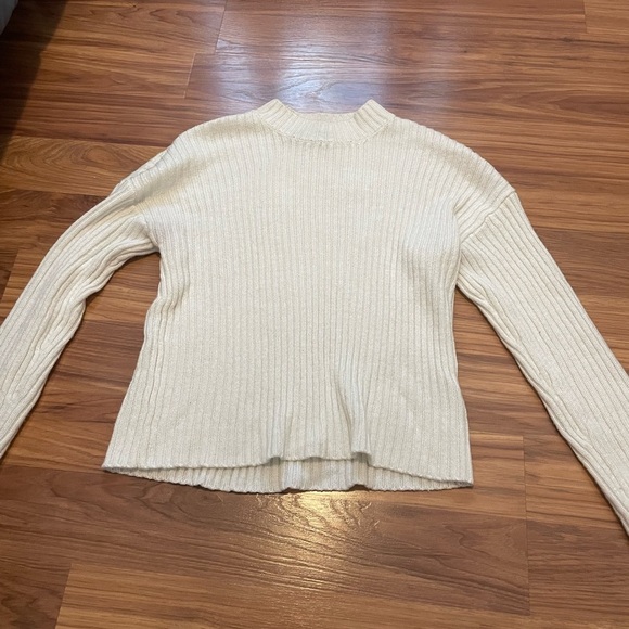 Chunky Wide Ribbed Sweater - Picture 6 of 12
